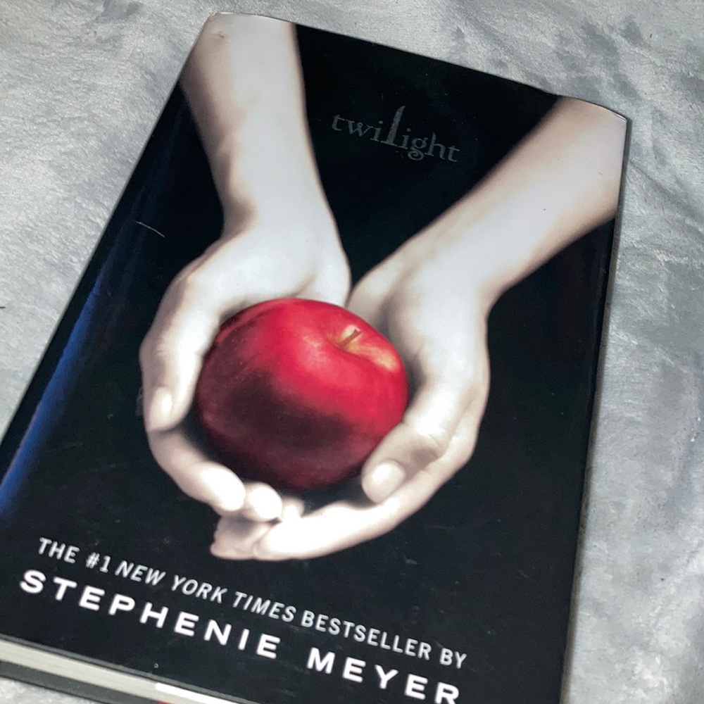 TWILIGHT BOOK 📕🙌🏾